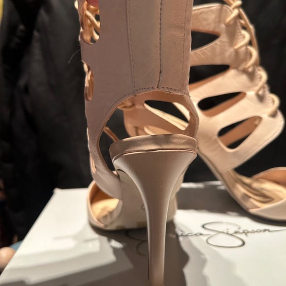 Genuine leather Jessica Simpson  high heel sandals - Picture 3 of 7